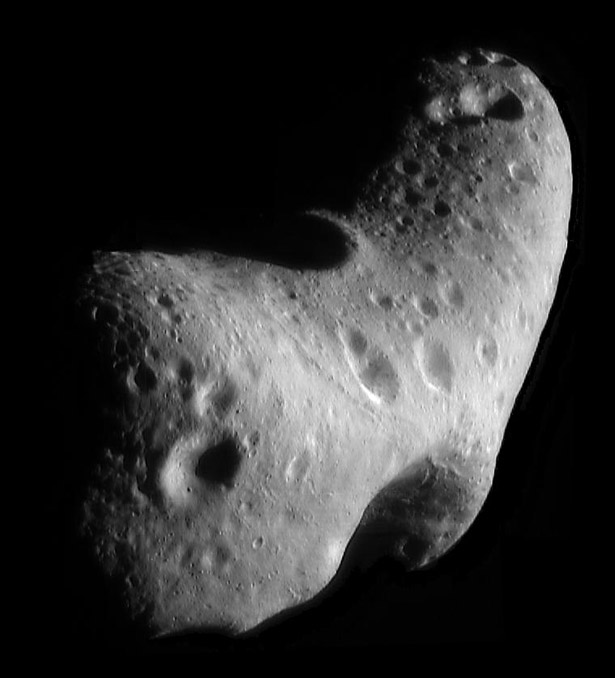 Asteroid 433 Eros, aufgenommen von der Raumsonde NEAR Shoemaker aus 200 Kilometern Entfernung