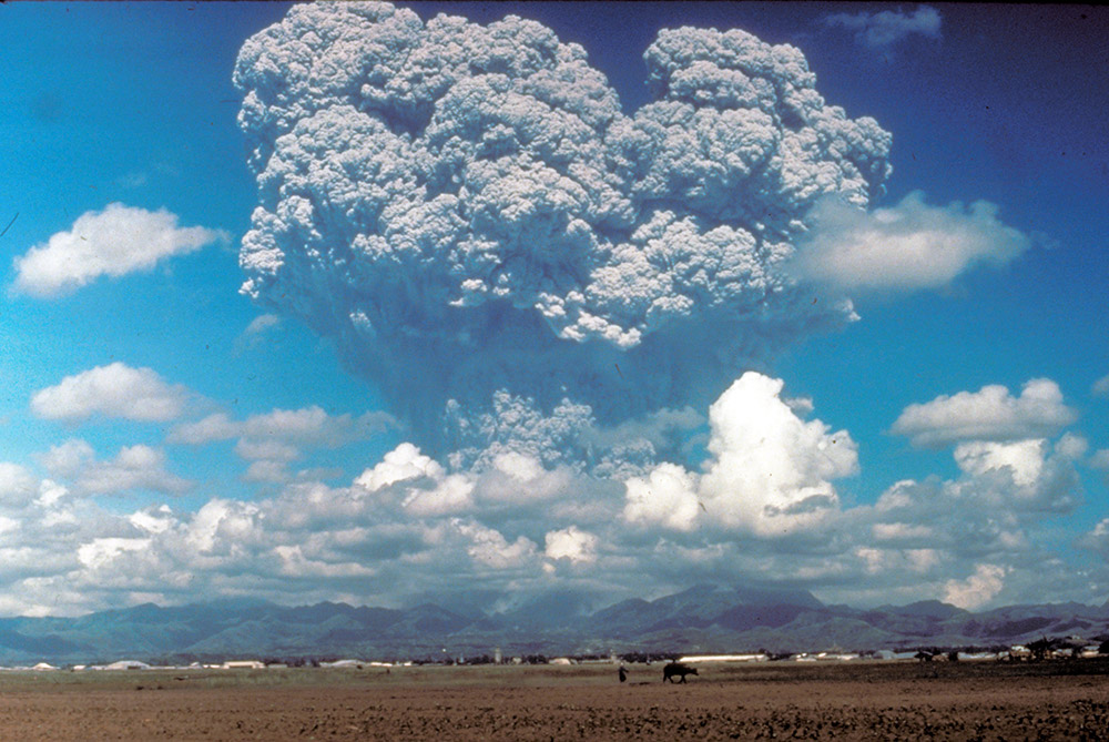 Eruptionswolke des Pinatubo am 12. Juni 1991. <span class="img-copyright">© Dave Harlow/ US Geological Survey</span>