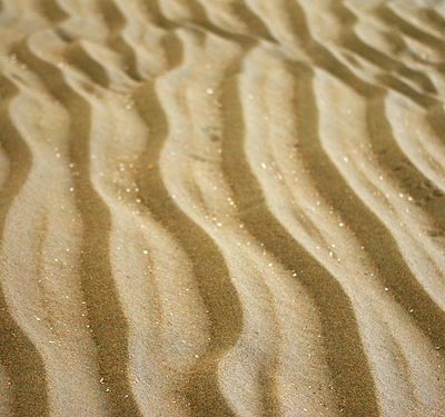 Rippel im Sand bilden ein auffallendes Muster