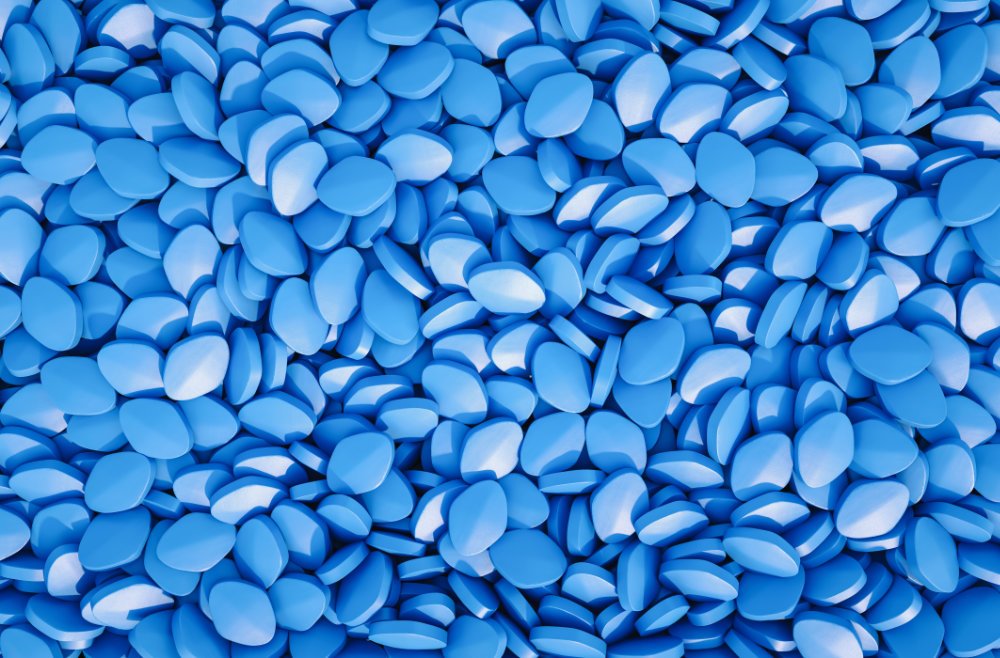 Viagra: Die blauen Pillen helfen nicht nur bei Erektionsproblemen. <span class="img-copyright">© rclassenlayouts/ istock</span>