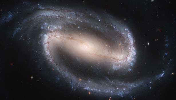 Aus dem Galaxienzoo: Balkenspiralgalaxie NGC 1300, aufgenommen vom Hubble Space Telescope