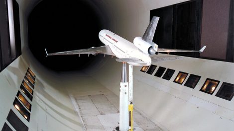 Flugzeug im Windkanal