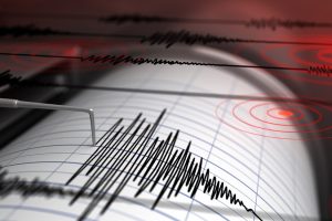 Seismograph, der die seismische Aktivität eines Erdbebens aufzeichnet.