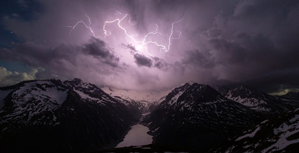 Blitz über den Alpen