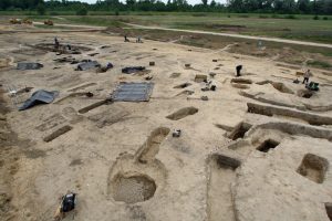 Ausgrabungsarbeiten auf einem Friedhof aus der Awarenzeit