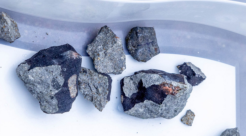 Feuerkugel-ber-Elmshorn-war-ein-Steinmeteorit
