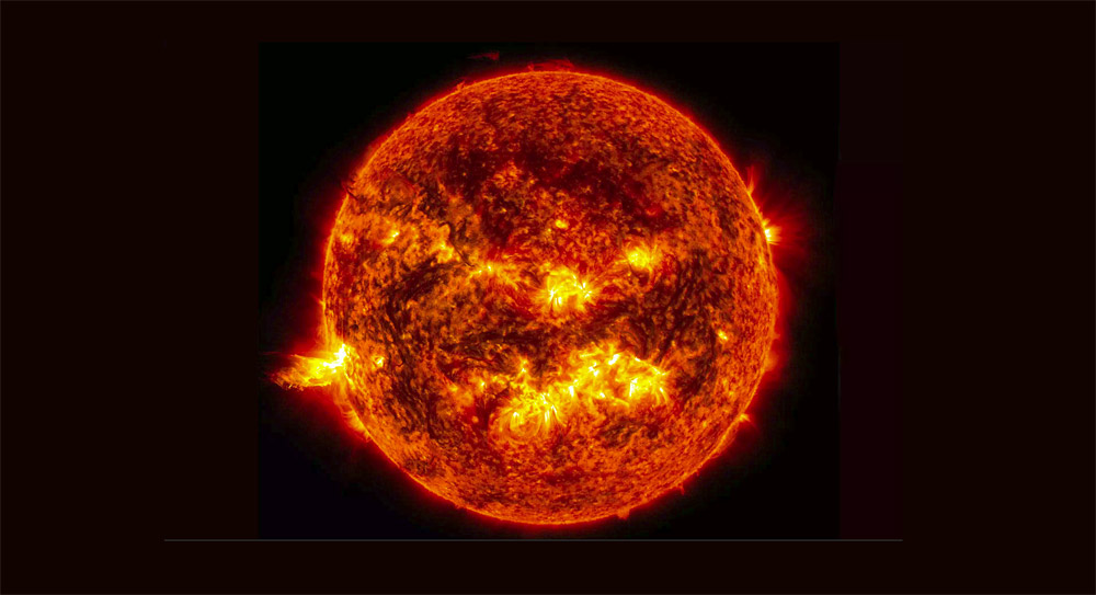 Czy w Słońcu istnieje ukryta czarna dziura?  – Astronomowie sprawdzają, czy Słońce jest „gwiazdą Hawkinga”.