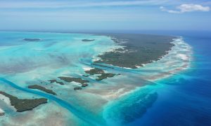 Luftaufnahme des Aldabra-Atolls, dem größten Korallenriff-System der Seychellen