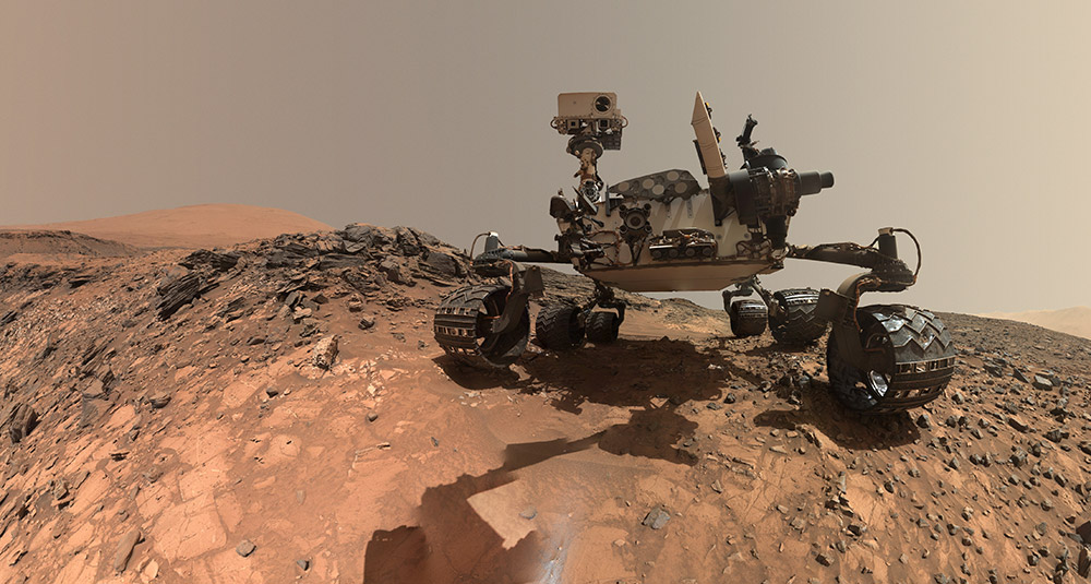 Risolto il mistero del minerale marziano “impossibile”: il minerale di silicato a tre strati scoperto dal rover su Marte getta nuova luce sulla geologia marziana