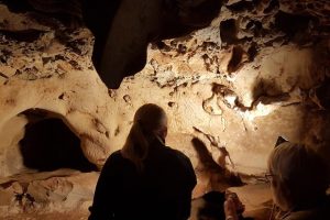 Neandertaler-Kunst an der Höhlenwand