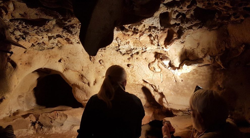 Neandertaler-Kunst an der Höhlenwand