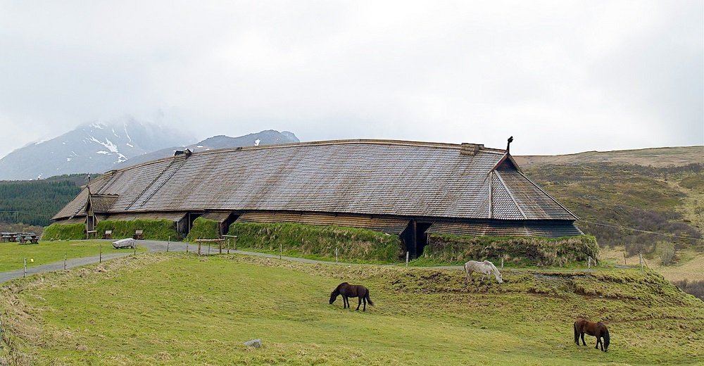 Rekonstruiertem Langhaus auf den Lofoten