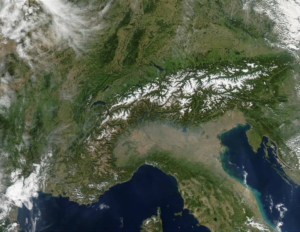 Satellitenaufnahme des Alpenraumes